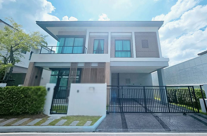 House with Shared Pool for rent in Bangnatrad